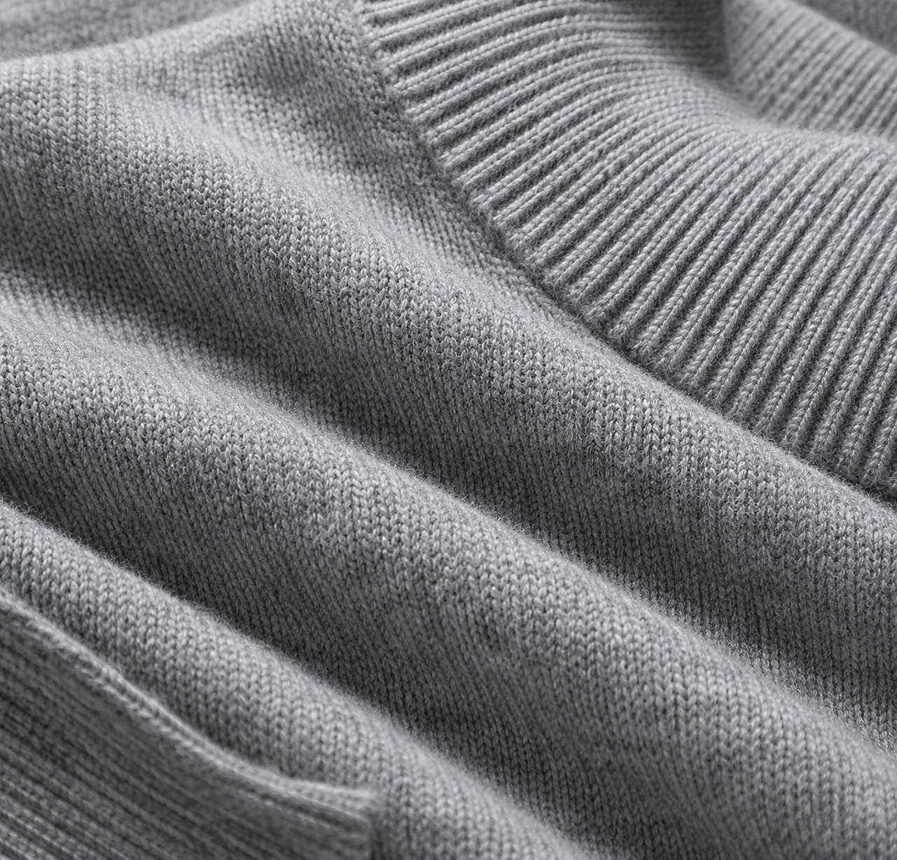 Men's Turtleneck Knit Sweater for Cold Weather