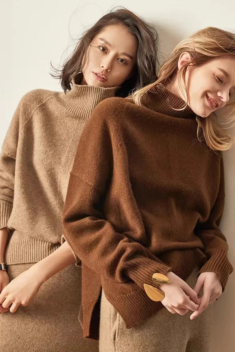 Women's Oversized Cashmere Turtleneck Knit Sweater – Close-up of turtleneck collar and cashmere knit texture in brown
