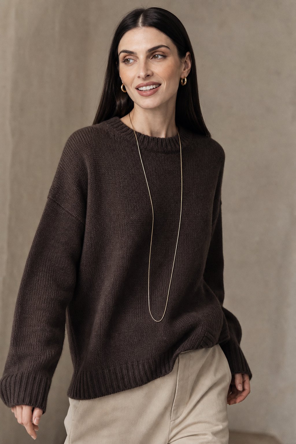 Women's Oversized Pure Cashmere Knit Sweater – Brown oversized cashmere sweater front view